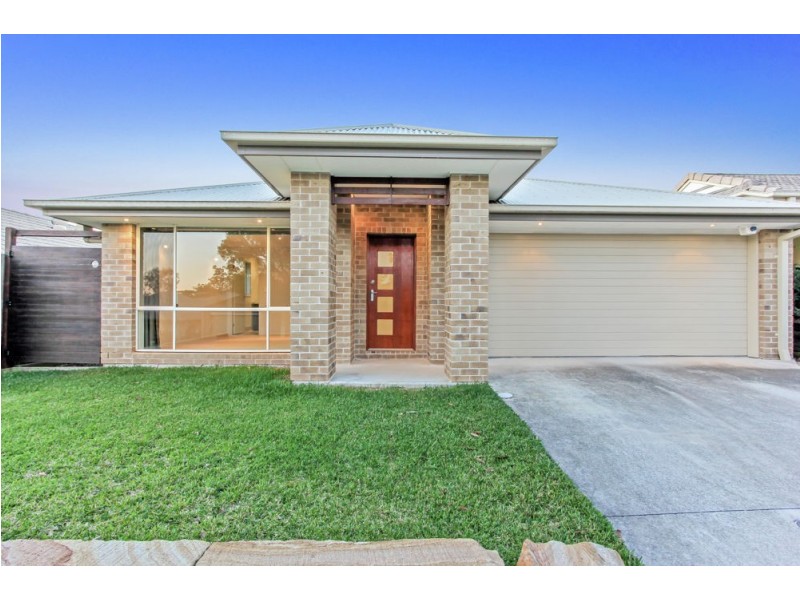 33 Nullarbor Circuit, Forest Lake QLD 4078