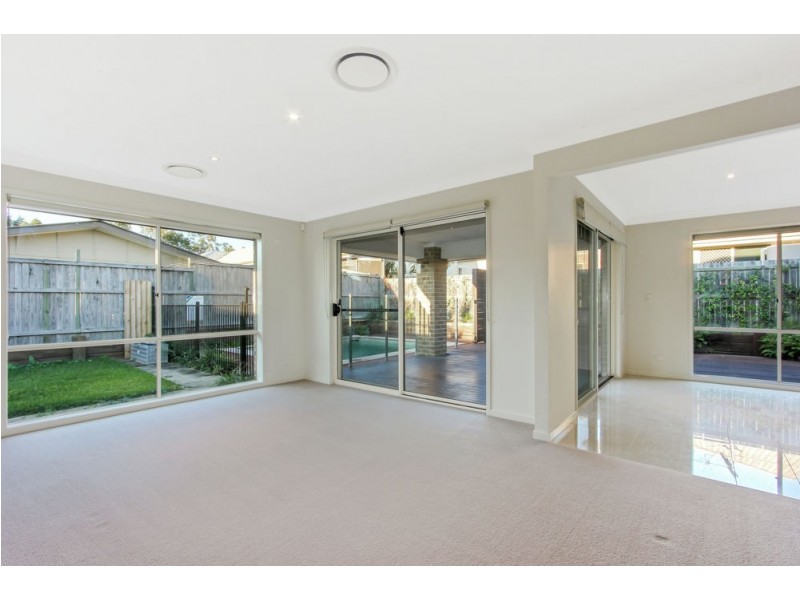 33 Nullarbor Circuit, Forest Lake QLD 4078