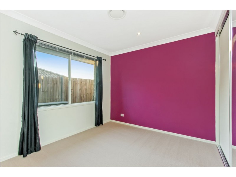 33 Nullarbor Circuit, Forest Lake QLD 4078