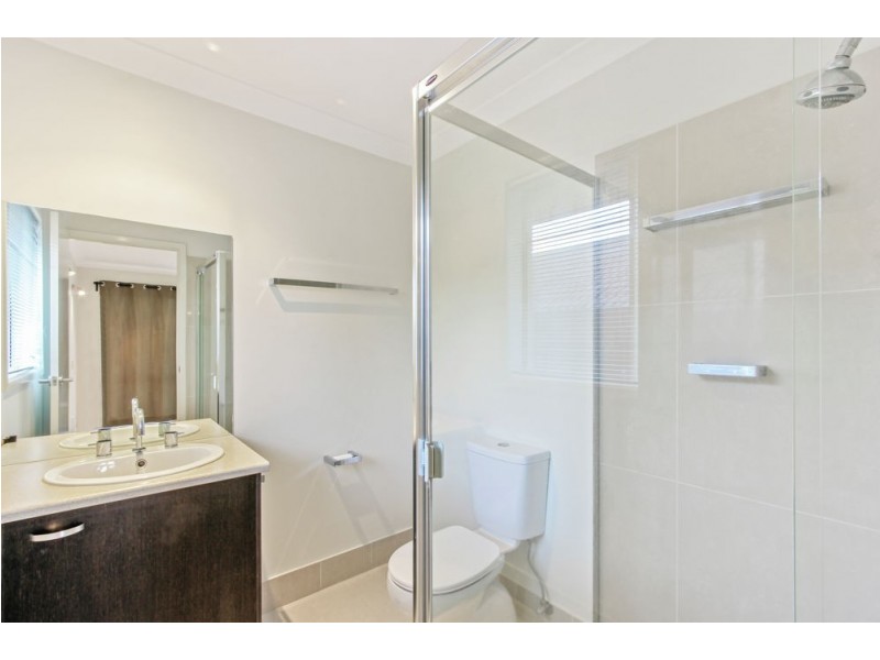 33 Nullarbor Circuit, Forest Lake QLD 4078