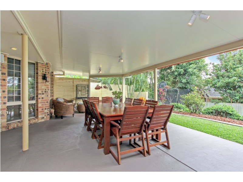 2 Camelot Crescent, Middle Park QLD 4074
