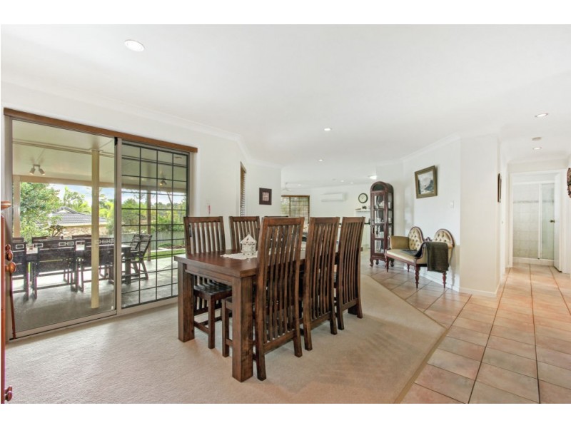 2 Camelot Crescent, Middle Park QLD 4074