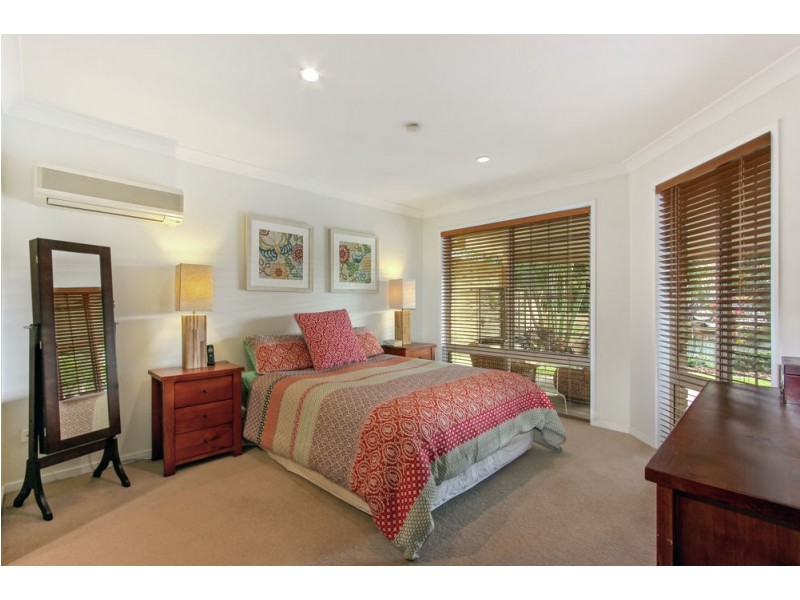 2 Camelot Crescent, Middle Park QLD 4074