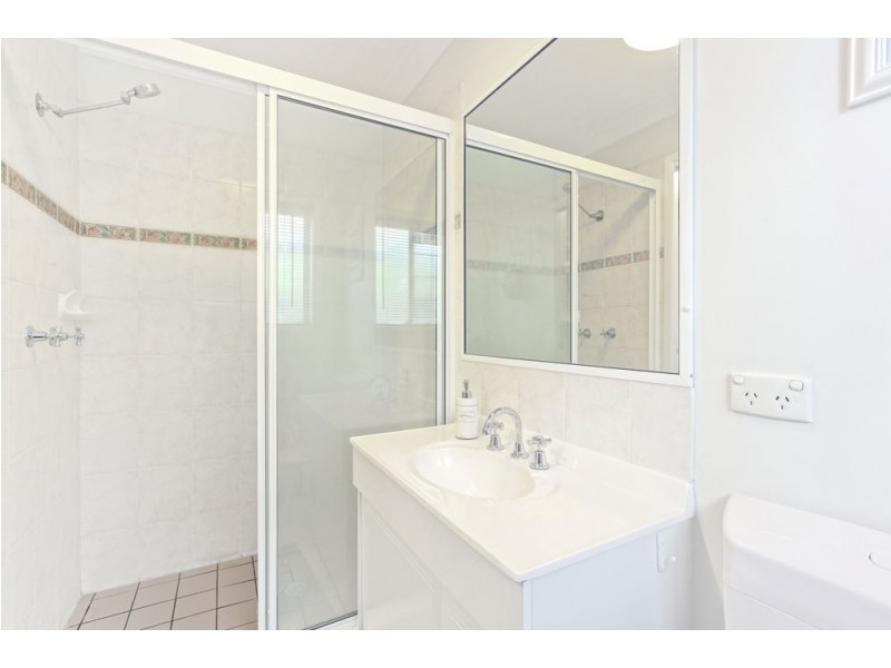 2 Camelot Crescent, Middle Park QLD 4074