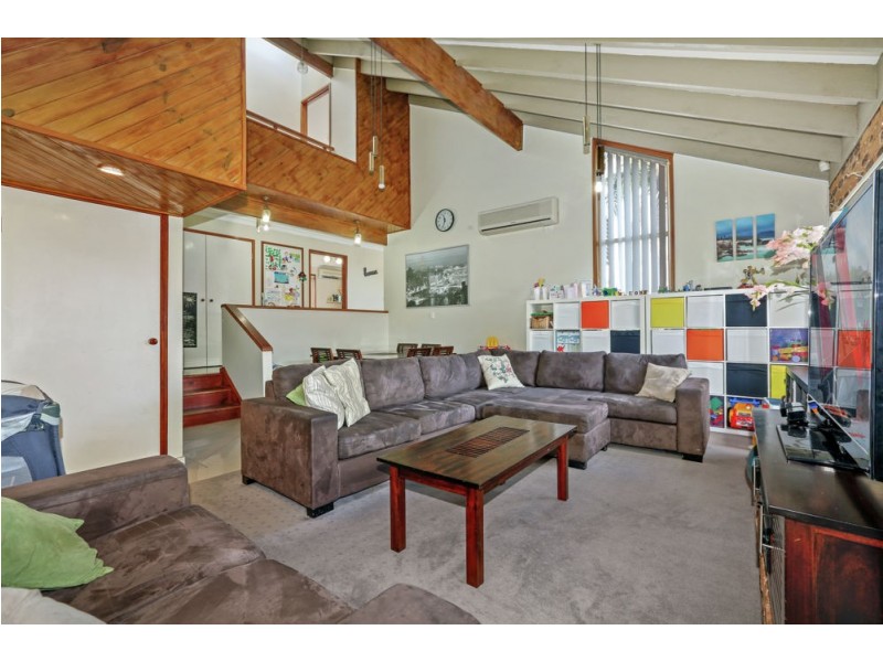 194 Emerald Drive, Regents Park QLD 4118