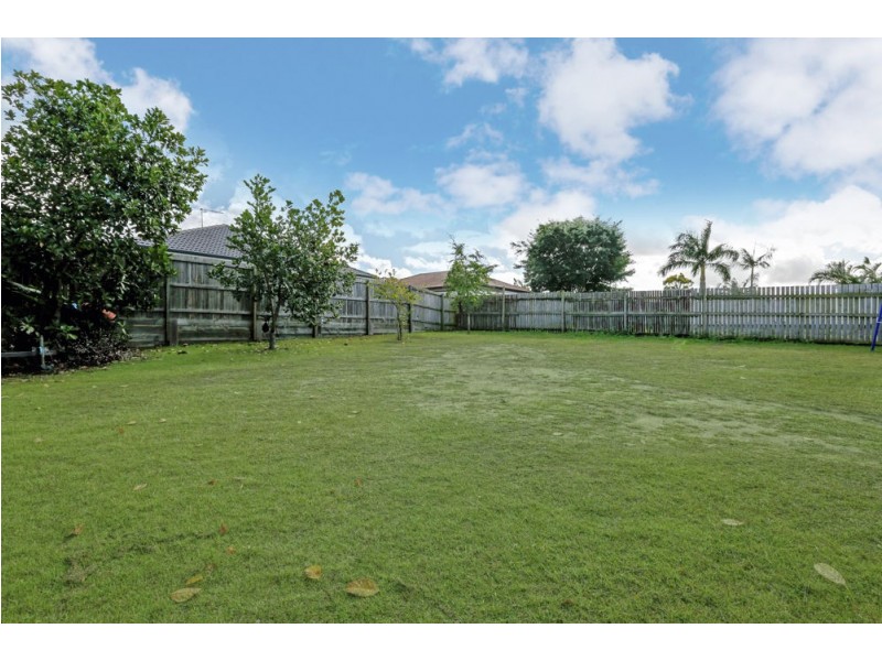 194 Emerald Drive, Regents Park QLD 4118