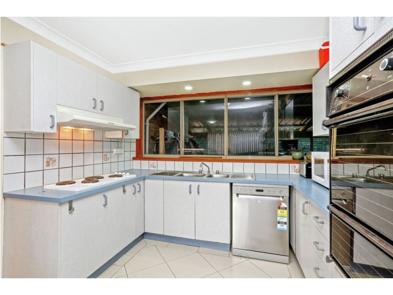 194 Emerald Drive, Regents Park QLD 4118
