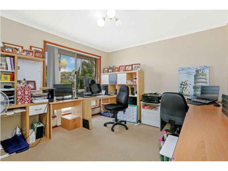 194 Emerald Drive, Regents Park QLD 4118