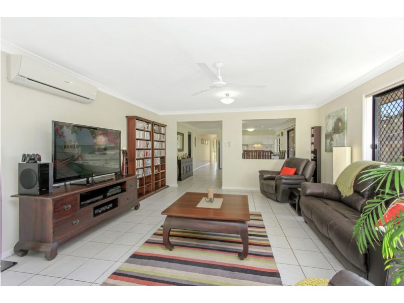 9 Sherringham Close, Forest Lake QLD 4078