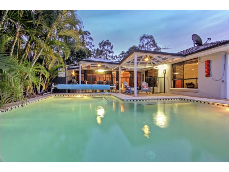 8 Chatswood Close, Forest Lake QLD 4078