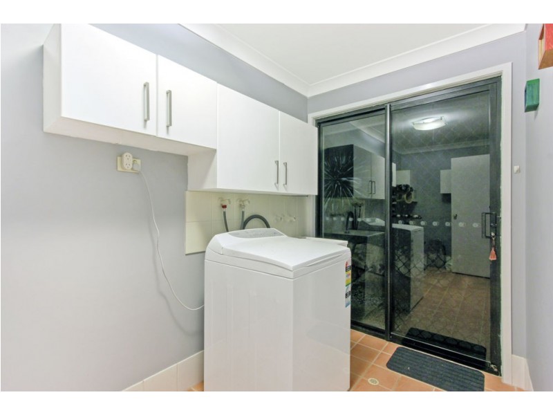 8 Chatswood Close, Forest Lake QLD 4078