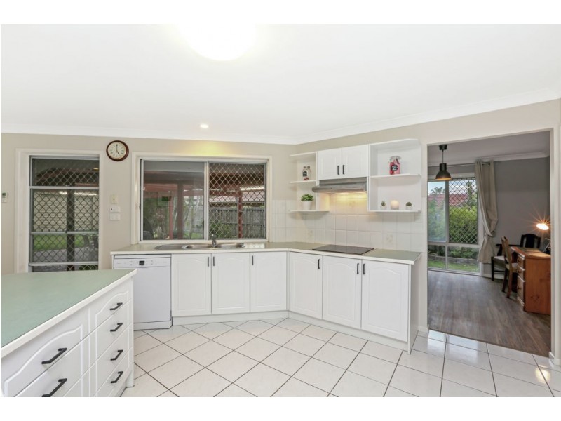 9 Ethion Drive, Regents Park QLD 4118
