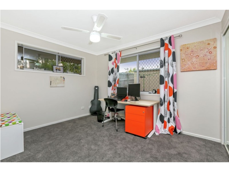9 Ethion Drive, Regents Park QLD 4118