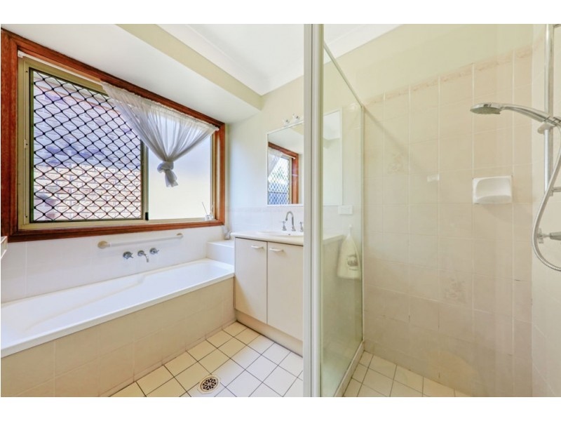 20 Evergreen Place, Forest Lake QLD 4078