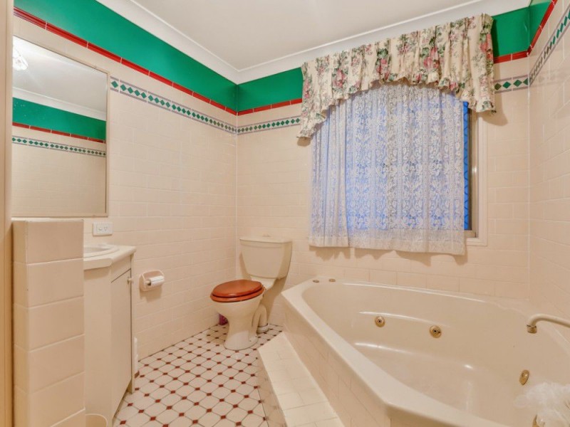 22 Frankenia Court, Regents Park QLD 4118