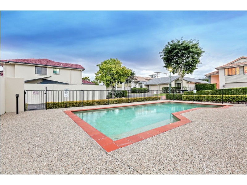 16/300 Cliveden Avenue, Corinda QLD 4075