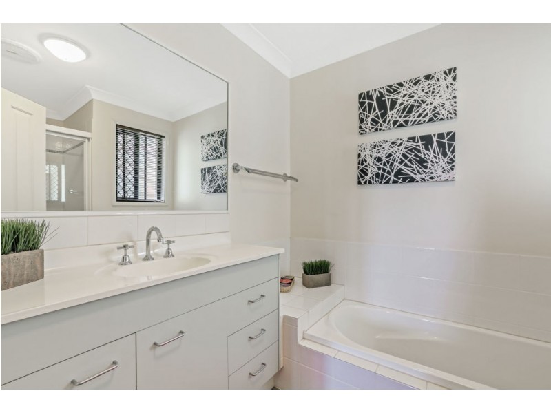 16/300 Cliveden Avenue, Corinda QLD 4075