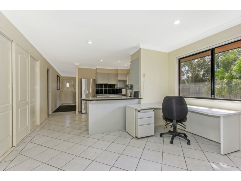33 Pintail Crescent, Forest Lake QLD 4078