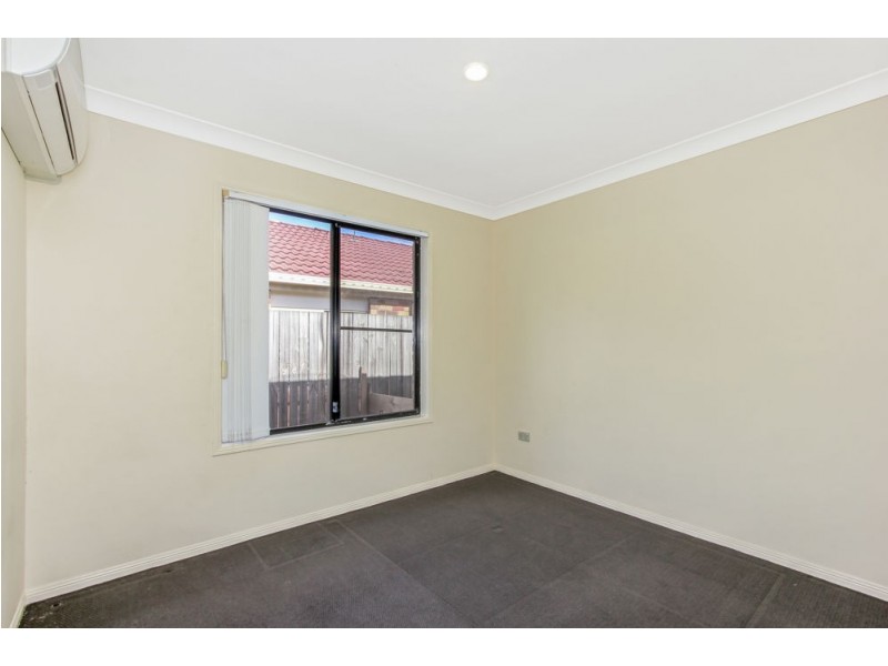 33 Pintail Crescent, Forest Lake QLD 4078