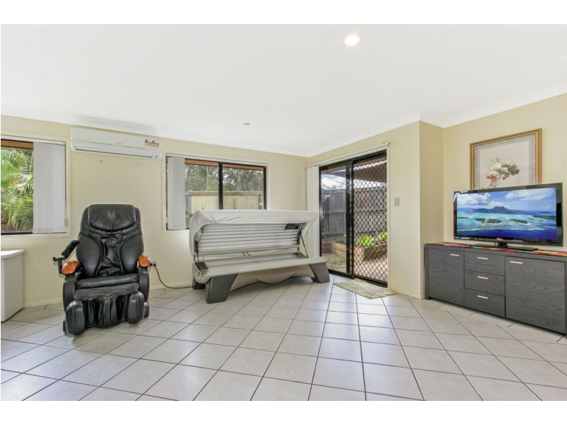 33 Pintail Crescent, Forest Lake QLD 4078