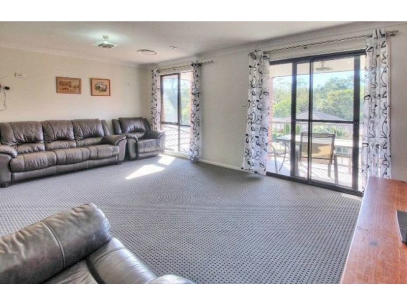 105 Jubilee Avenue, Forest Lake QLD 4078