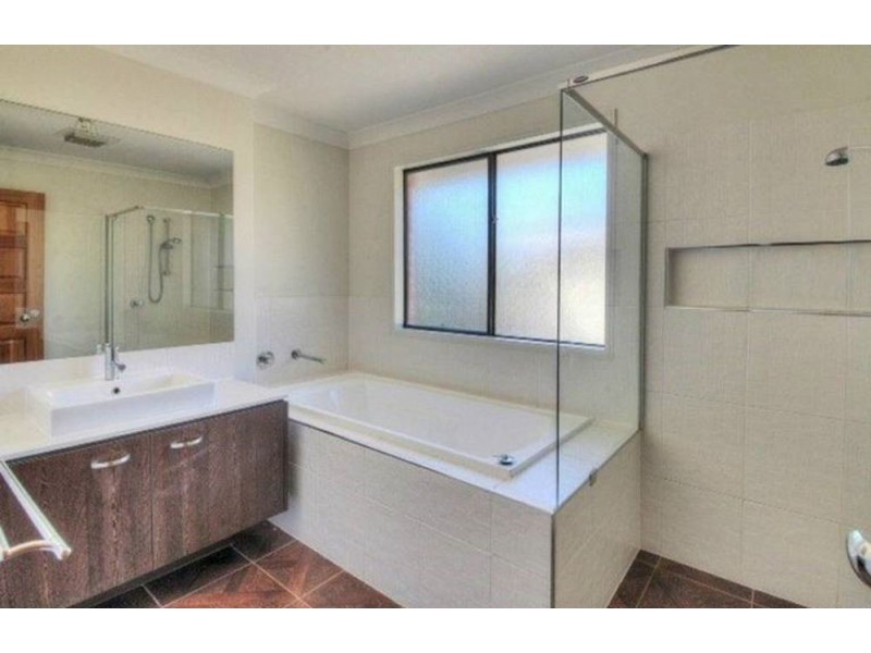 105 Jubilee Avenue, Forest Lake QLD 4078