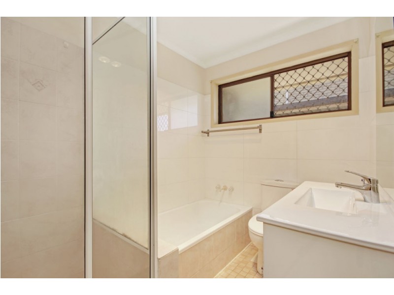 40 Whitcomb Street, Hillcrest QLD 4118