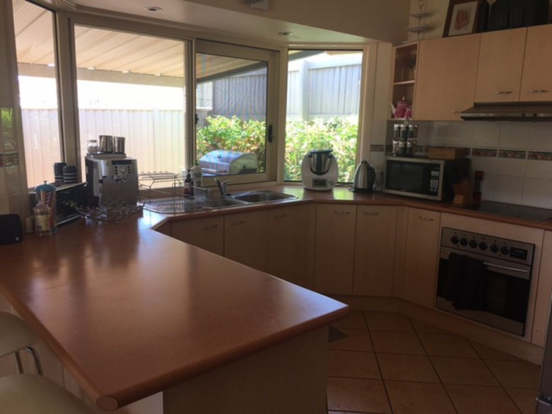 4 Amamoor Court, Forest Lake QLD 4078