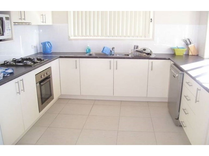 8 Skyline Avenue, Springfield Lakes QLD 4300