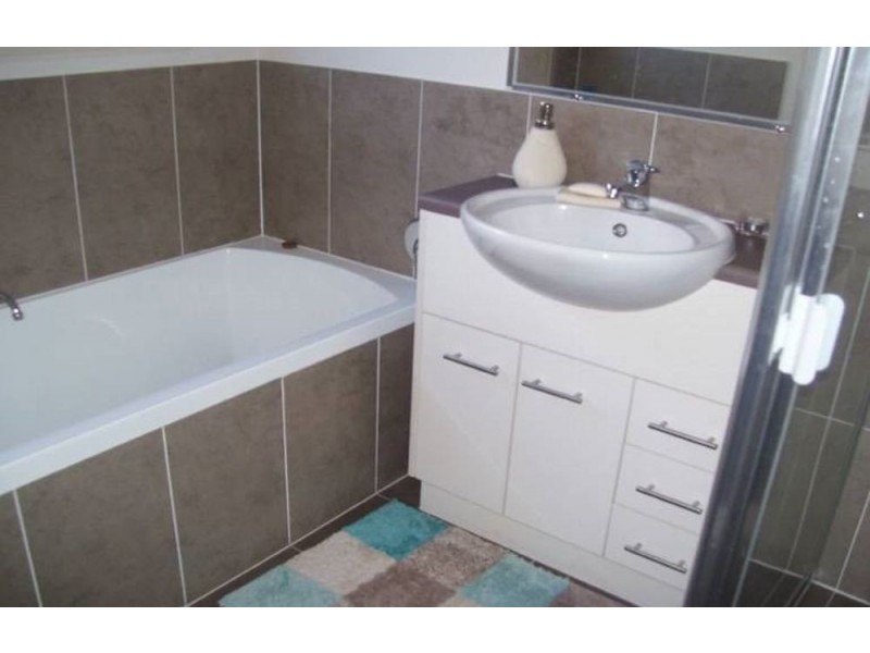 8 Skyline Avenue, Springfield Lakes QLD 4300