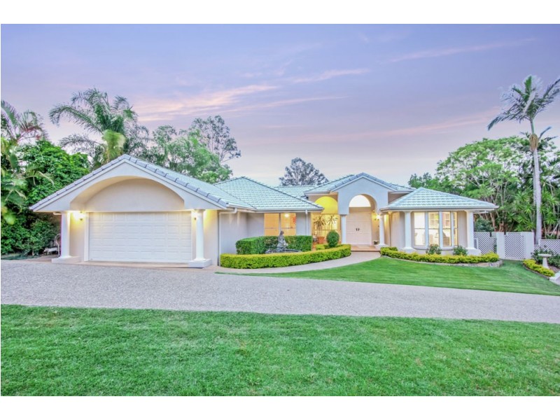18 Ruth Miller Close, Fig Tree Pocket QLD 4069