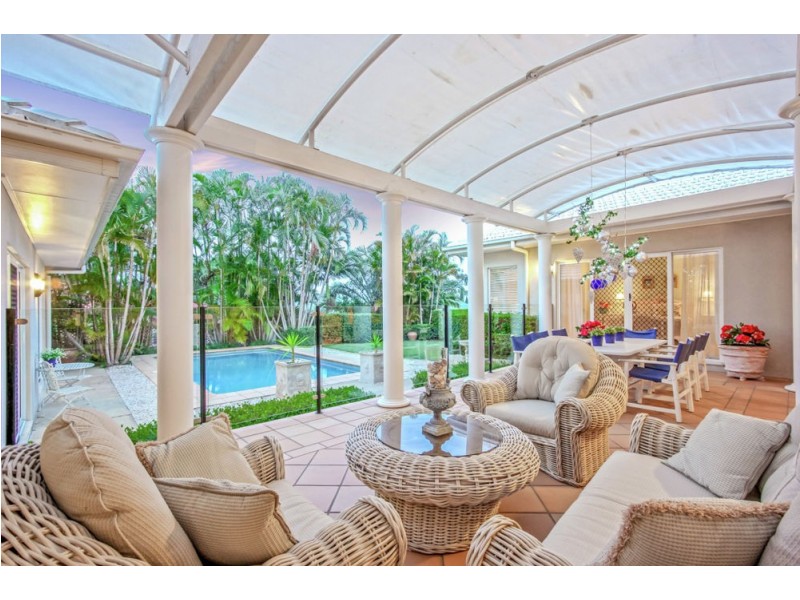 18 Ruth Miller Close, Fig Tree Pocket QLD 4069