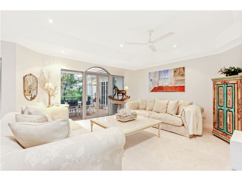 18 Ruth Miller Close, Fig Tree Pocket QLD 4069