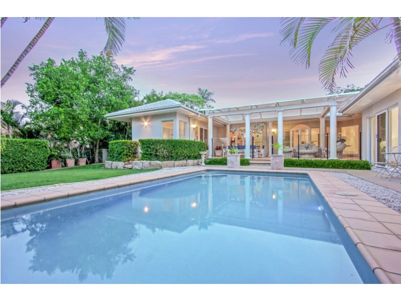 18 Ruth Miller Close, Fig Tree Pocket QLD 4069