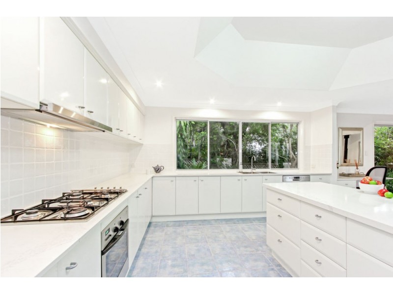 18 Ruth Miller Close, Fig Tree Pocket QLD 4069