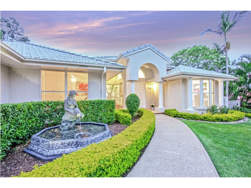 18 Ruth Miller Close, Fig Tree Pocket QLD 4069