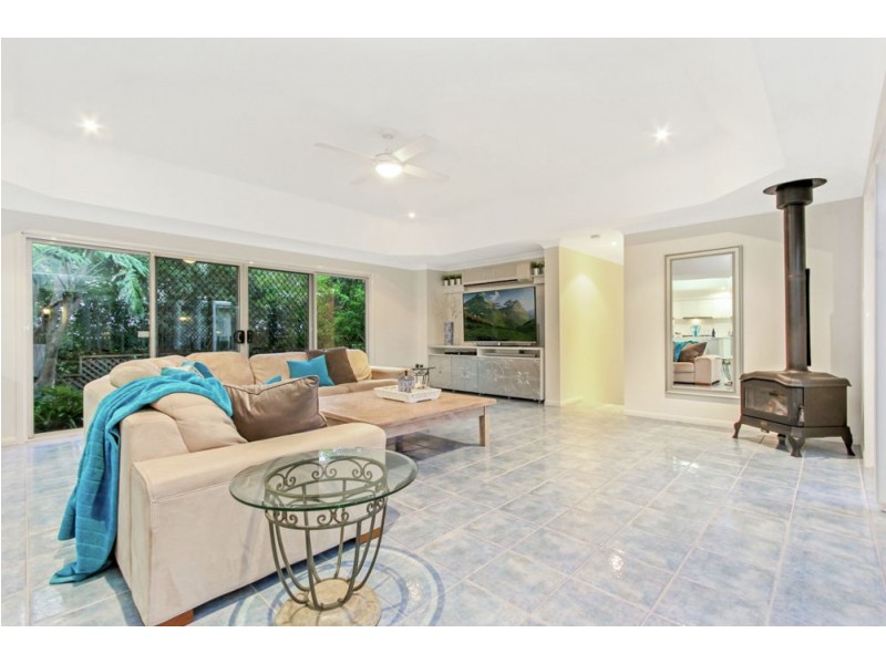 18 Ruth Miller Close, Fig Tree Pocket QLD 4069