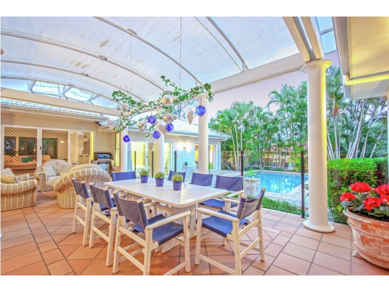 18 Ruth Miller Close, Fig Tree Pocket QLD 4069