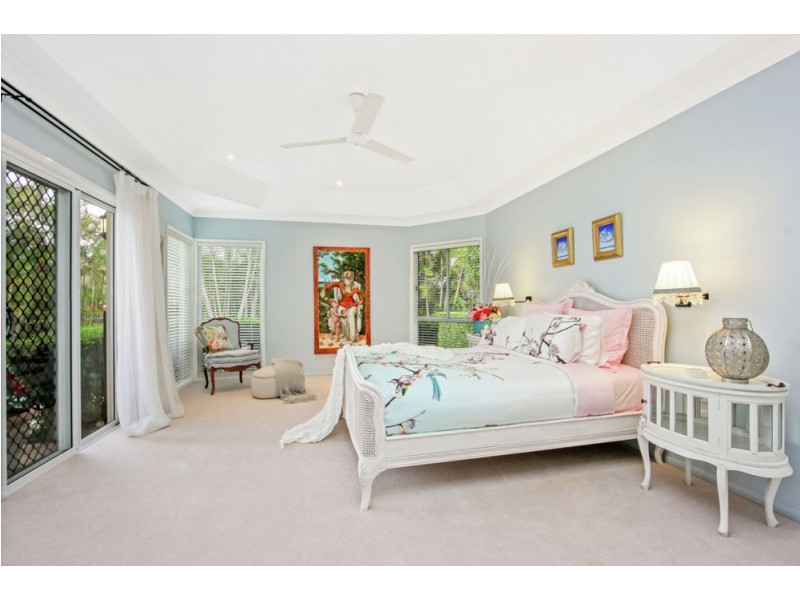 18 Ruth Miller Close, Fig Tree Pocket QLD 4069
