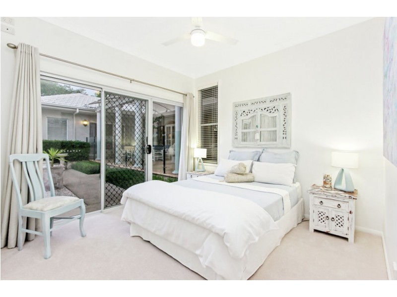 18 Ruth Miller Close, Fig Tree Pocket QLD 4069