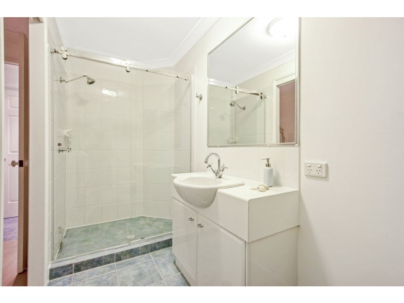18 Ruth Miller Close, Fig Tree Pocket QLD 4069