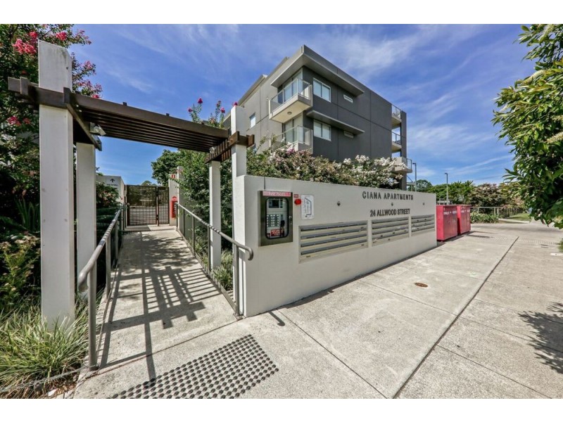 31/95 Clarence Road, Indooroopilly QLD 4068