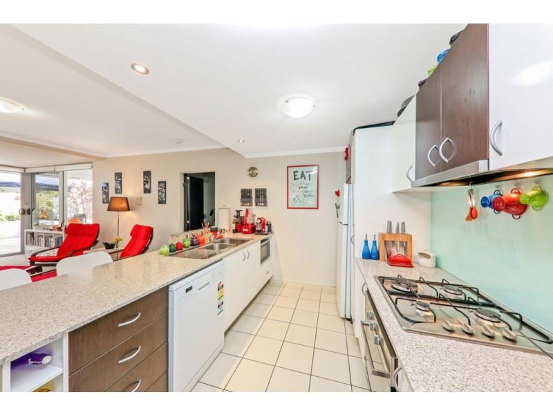 31/95 Clarence Road, Indooroopilly QLD 4068