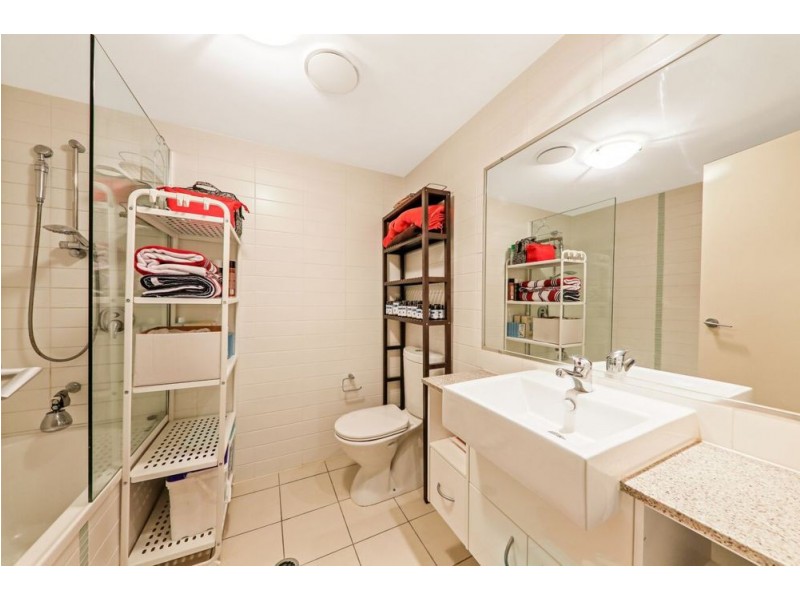 31/95 Clarence Road, Indooroopilly QLD 4068