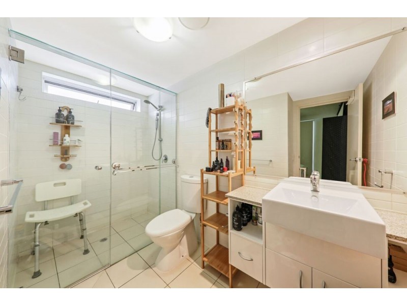 31/95 Clarence Road, Indooroopilly QLD 4068