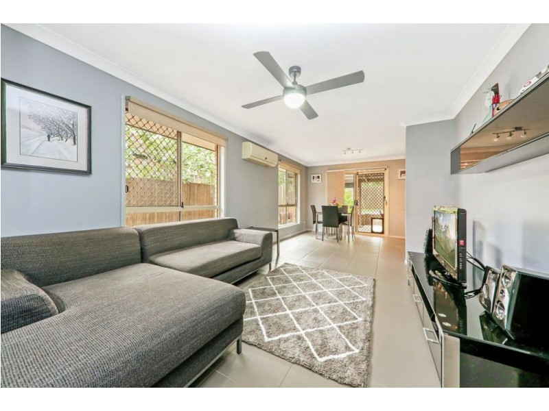 8 McKenzie Place, Forest Lake QLD 4078