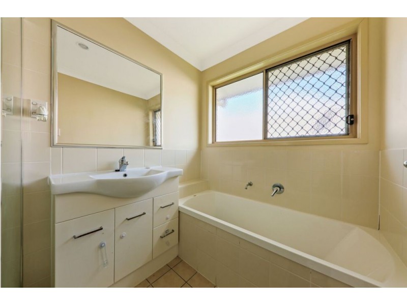 3 Sandi Street, Oxley QLD 4075