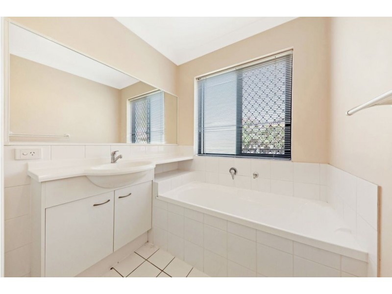 6 Merganser Place, Forest Lake QLD 4078