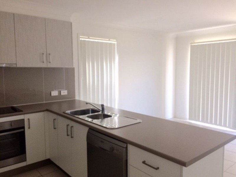 5 Mowbullan St, Redbank Plains QLD 4301