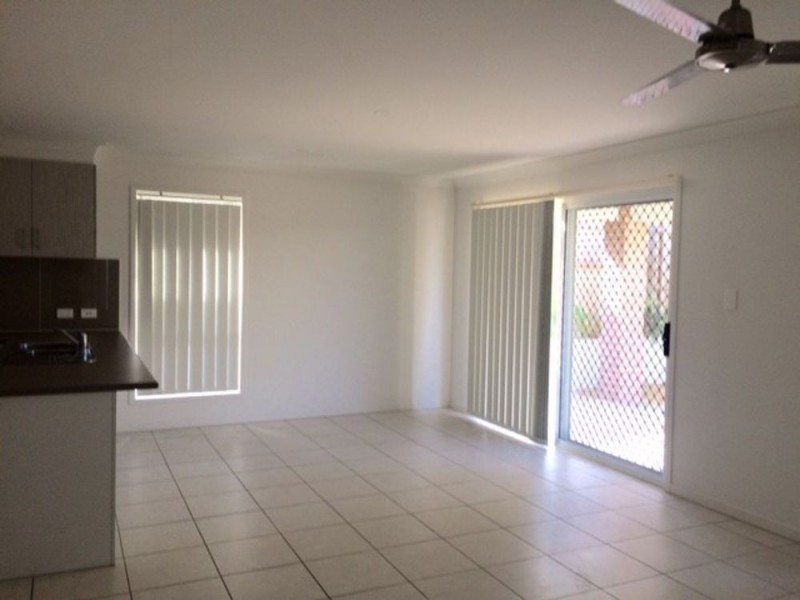 5 Mowbullan St, Redbank Plains QLD 4301